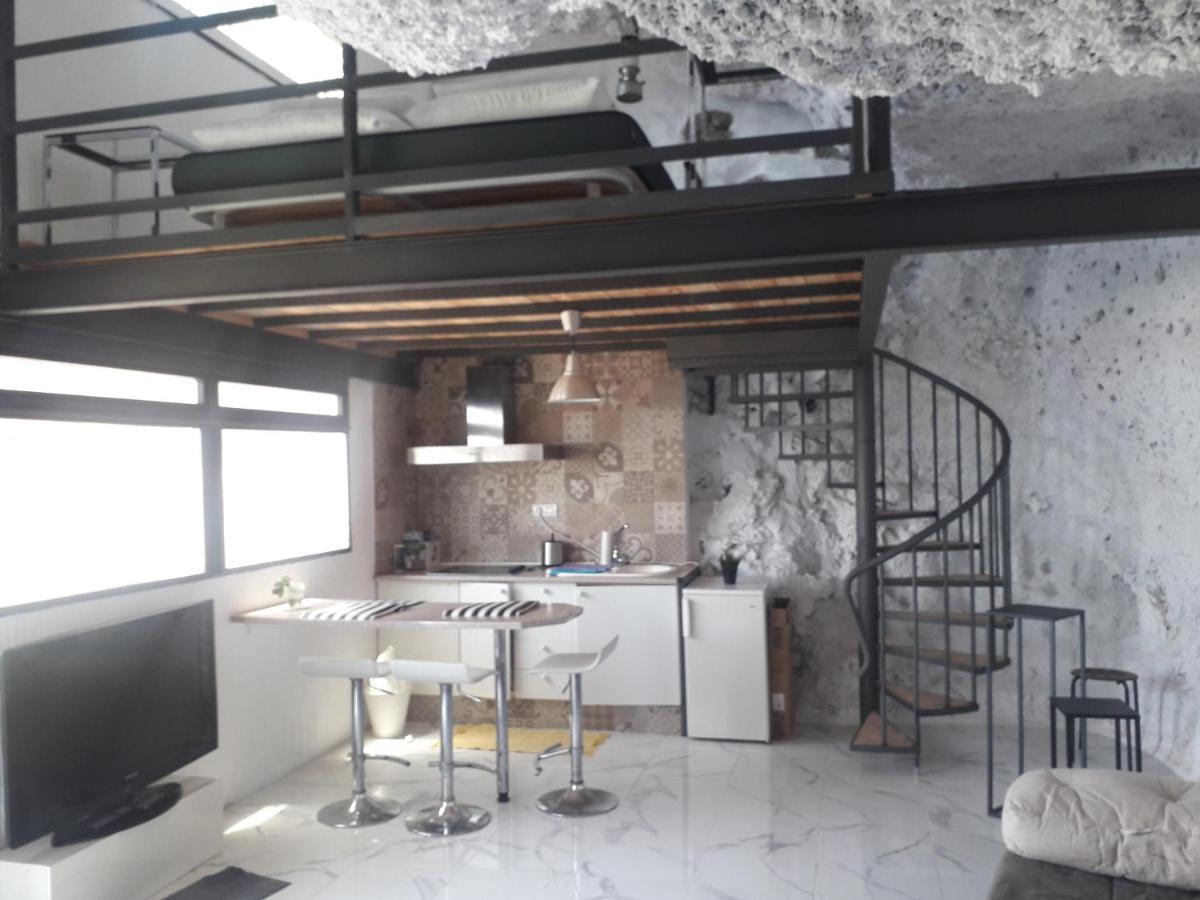 فيلا Cueva Rural " Old London " With Jacuzzi And Swimming Pool سانتا كروز دي تينيريف المظهر الخارجي الصورة